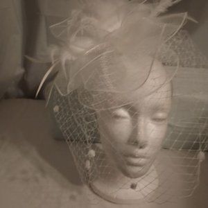 SUMMER CLEARANCE WHITE VEILED FASCINATOR TOPPER FOR CHURCH AND SPECIAL OCCASIONS